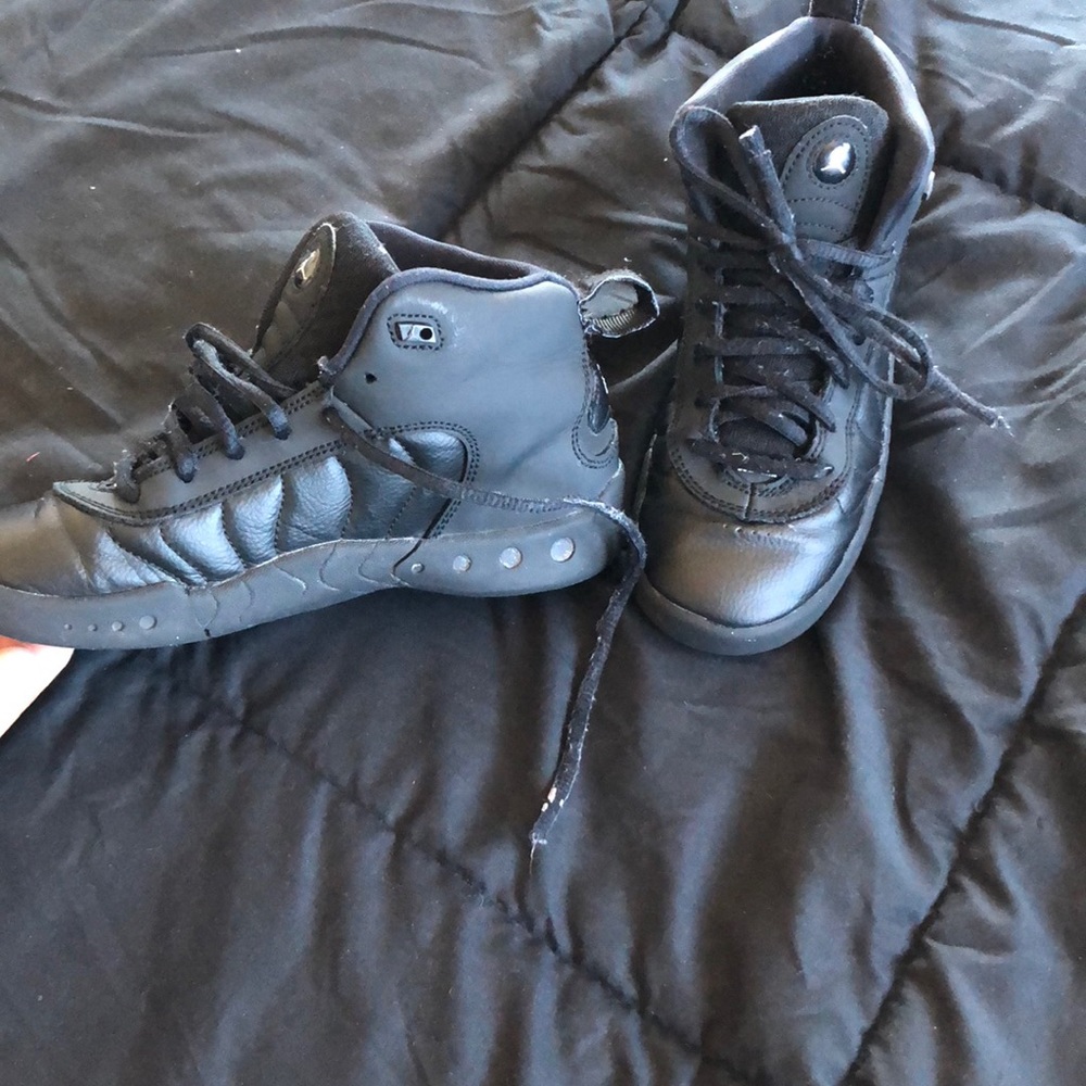 Black boys size 2Y Jumpman Jordan’s
